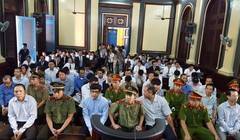 Toàn cảnh phiên tòa. Ảnh Tuổi trẻ