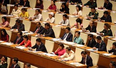 Sáng 25/7, Quốc hội đã nghe Ủy ban Thường vụ Quốc hội báo cáo kết quả nhân sự Phó Chủ tịch Hội đồng Dân tộc, Phó Chủ nhiệm Ủy ban, Ủy viên Thường trực