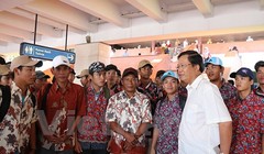 Đại sứ đặc mệnh toàn quyền Việt Nam tại Indonesia Hoàng Anh Tuấn và ngư dân Việt bị bắt ở Indonesia