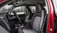 Vị trí dây đai an toàn hàng ghế trước trên Chevrolet Colorado 2015