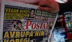 Một tờ báo Thổ Nhĩ Kỳ đã gọi người Hà Lan là "chó" của châu Âu. Ảnh BBC