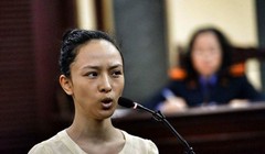 Hoa hậu Phương Nga tại phiên tòa sáng 26-6 - Ảnh: Hữu Khoa/Tuổi trẻ
