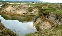 Dừng hoạt động từ 2011, mỏ sắt Thạch Khê hiện đang tồn tại trong tình trạng như này. Nguồn ảnh: Báo Hà Tĩnh 