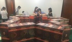 Bộ Lịch sử VN tái bản lần thứ nhất gồm 15 tập với nhiều điểm mới - Ảnh: V.V.TUÂN