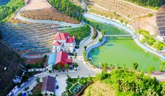 Dinh thự khủng của gia đình Giám đốc Sở Tài nguyên và Môi trường Yên Bái (Ảnh: Toàn Vũ).