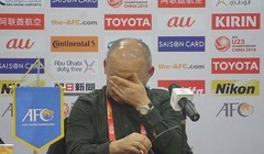 HLV Park Hang Seo bật khóc