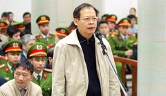 Ông Phùng Đình Thực tại phiên tòa sơ thẩm. Ảnh: TTXVN