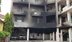 Sở KHĐT Bình Thuận bị các đối tượng quá khích đập phá, đốt cháy ngày 10/6. Ảnh: Tuổi trẻ