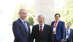 Tổng thống Liên bang Nga Vladimir Putin đón Tổng Bí thư Nguyễn Phú Trọng. Ảnh: TTXVN