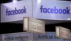 Logo Facebook tại một sự kiện ở Paris năm ngoái. Ảnh: Reuters