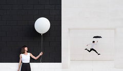 Những bức ảnh sáng tạo của cặp đôi người Tây Ban Nha, Daniel Rueda và Anna Devis, luôn chứa đựng những cảm xúc lạc quan.