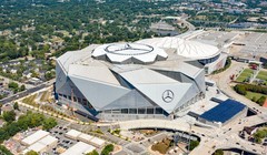 Quang cảnh bên ngoài sân vận động Mercedes-Benz Stadium tại thành phố Atalanta (Mỹ). Nguồn: Solar Industry