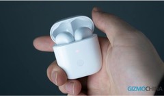 Realme Buds Air có thiết kế chẳng khác gì chiếc AirPods (Ảnh: Gizmochina)