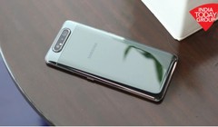 Những chiếc smartphone cận cao cấp tốt trong tầm giá dưới 15 triệu (Ảnh: IndiaToday)