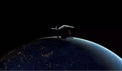 "Móng vuốt khổng lồ" có nhiệm vụ dọn dẹp rác ngoài vũ trụ (Ảnh: CNET)