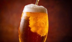 Tuổi thọ có thể bị ảnh hưởng nghiêm trọng khi uống quá nhiều đồ uống có cồn (Ảnh: BGR)