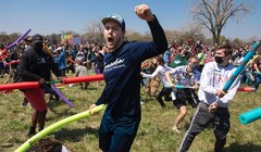 Cuộc chiến của những người tên Josh (Ảnh: Insider)