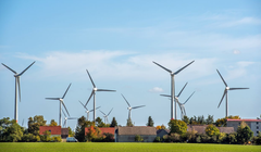 EU sản xuất năng lượng gió và năng lượng mặt trời kỷ lục, tìm cách thay thế khí đốt từ Nga (Ảnh: CNN)