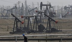 Chính phủ Mỹ mong muốn Ả Rập Saudi có thể cắt giảm sản lượng dầu thô càng sớm càng tốt