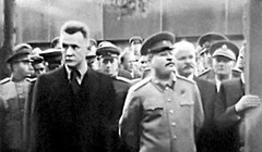  A. Kosygin (trái)-người ủng hộ sáng kiến của J.Stalin (phải) thử nghiệm áp dụng cơ chế thị trường trong quản lý kinh tế ở Liên Xô (Ảnh: TASS). 