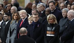 Các nhà lãnh đạo thế giới chào đón Tổng thống Nga Vladimir Putin tới tham dự lễ kỷ niệm 100 năm kết thúc Chiến tranh thế giới thứ nhất tại Khải Hoàn Môn ở Paris (Ảnh: AP)