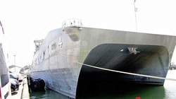 Tàu hải quân Hoa Kỳ USNS Fall River (T-EPF-4) tại Cảng Tiên Sa (Đà Nẵng), sẵn sàng cho các hoạt động trong khuôn khổ PP17