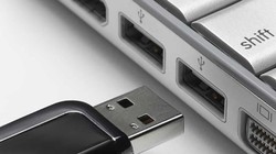 Người dùng thường bị mất dữ liệu trên USB vì nhiều nguyên nhân khác nhau. Ảnh: INTERNET
