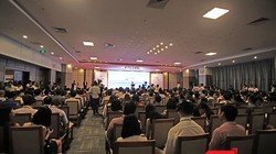 Sáng 21/7, Hội nghị và Triển lãm Khởi nghiệp Đà Nẵng SURF 2017 mang chủ đề “Công nghệ và Hệ sinh thái khởi nghiệp” đã chính thức diễn ra với sự tham dự của hơn 2.000 lượt đại biểu trong và ngoài nước.