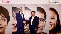 Công ty bảo hiểm nhân thọ AIA Việt Nam và Ngân hàng Đông Á vừa chính thức bắt tay hợp tác nhằm mang lại dịch vụ tài chính ưu việt cho khách hàng Việt Nam.