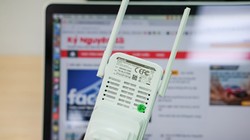 Nếu ngôi nhà có nhiều tầng và sóng WiFi bị hạn chế tại một số khu vực, người dùng có thể tận dụng những thiết bị giá rẻ để tăng sóng WiFi.