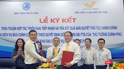 Chiều 19/10, UBND TP. Đà Nẵng và Tổng công ty Bưu điện Việt Nam đã ký thoả thuận về việc triển khai tiếp nhận hồ sơ và chuyển trả kết quả giải quyết thủ tục hành chính qua dịch vụ bưu chính công ích.