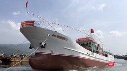 Trưa 25/10, tại âu thuyền Thọ Quang (Đà Nẵng), tàu hậu cần nghề cá vỏ thép mang số hiệu ĐNa 90999TS đã hạ thủy đã trở thành tàu dịch vụ hậu cần nghề cá bằng vỏ thép lớn nhất miền Trung.