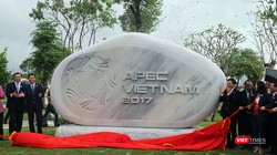  Sáng ngày 09/11, Phó Thủ tướng Bộ trưởng Ngoại giao Phạm Bình Minh cùng các đại biểu đến từ 21 nền kinh tế thành viên APEC đã chủ trì Lễ khai trương Công viên APEC tại Đà Nẵng. 