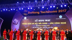 Tối 22/11, tại Cung thể thao Tiên Sơn (Đà Nẵng),  Bộ Khoa học và Công nghệ và UBND TP Đà Nẵng đã chính thức Khai mạc Sự kiện “Ứng dụng, chuyển giao và đổi mới công nghệ năm 2017”. Ảnh CTV