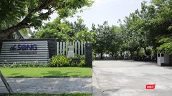 Theo Sở Xây dựng Đà Nẵng, Khu du lịch biển The Song Đà Nẵng đã xây "chui" 18 căn biệt thự và 07 căn bungalow; tăng diện tích xây dựng tại các hạng mục công trình so với quy hoạch được duyệt.