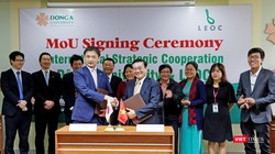 Ngày 20/1, Đại học Đông Á và Tập đoàn LEOC (Nhật Bản) đã ký kết biên bản hợp tác chiến lược về đào tạo, nâng cao trình độ Nhật ngữ, kỹ năng nghiệp vụ và tuyển dụng sinh viên Đại học Đông Á làm việc tại Nhật Bản.