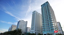 Bất động sản nghỉ dưỡng ven biển tiếp tục là “điểm nóng” đầu tư tại Đà Nẵng trong thời gian qua và trong tương lai. Và dù condotel là sản phẩm khá mới mẻ với Đà Nẵng, nhưng lại có tốc độ tăng trưởng “nóng nhất” cũng như các chính sách bán hàng "hot" nhất 