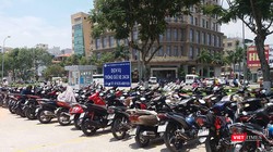 Chủ trương thu phí giữ xe tại các bãi xe công công của Đà Nẵng nhằm tăng thu ngân sách đang vấp phải ý kiến của người dân.