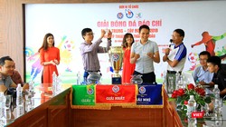 Ban tổ chức Giải bóng đá Báo chí miền Trung lần V-2018 đã tổ chức bốc thăm, xếp bảng đấu cho 8 đội.