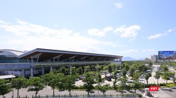 Trước tốc độ tăng trưởng hành khách qua cảng, Nhà ga hành khách quốc tế sân bay Đà Nẵng đang đứng trước nhu cầu mở rộng, nâng công suất phục  vụ.