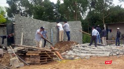 Lực lượng chức năng cưỡng chế công trình xây dựng trái phép tại khu vực Dự án Ga Đường sắt Đà Nẵng