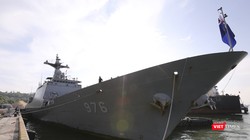 Sáng 11/9, tàu Hải quân Hàn Quốc ROKS Munmu The Great, cùng 302 sĩ quan thủy thủ, do Đại tá Doh Jin Woo chỉ huy, đã chính thức cập cảng Tiên Sa.