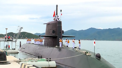 Tàu ngầm huấn luyện Kuroshio của Lực lượng tự vệ trên biển Nhật Bản tại cảng Cam Ranh (Khánh Hóa) (ảnh vtv.vn)