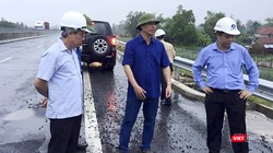 Thứ trưởng Bộ GTVT Lê Đình Thọ thị sát đối với tuyến cao tốc Đà Nẵng-Quảng Ngãi hôm 13/10