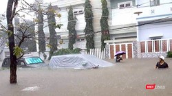 Sáng 18/12, trong khuôn khổ hoạt động thảo luận tại hội trường, các đại biểu tham dự kỳ họp thứ 9 HĐND TP Đà Nẵng đã “mổ xẻ” nguyên nhân Đà Nẵng bị "nhấn chìm" do mưa lớn diễn ra từ ngày 8-12/12 vừa qua.