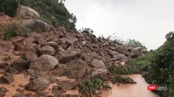 Tuyến đường đi Bãi Cát Vàng, bán đảo Sơn Tràị sạt lở nghiêm trọng.