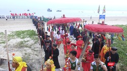 Một góc lễ hội Cầu ngư truyền thống tại Đà Nẵng