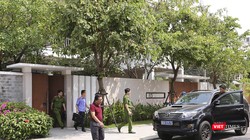 Sáng 18/3, Cơ quan điều tra Bộ Công an đã ra quyết định khởi tố bị can, tiến hành khám xét nhà ông Nguyễn Ngọc Tuấn - nguyên Phó Chủ tịch UBND TP Đà Nẵng, cũng là một trong những cán bộ có liên quan đến sai phạm về quản lý và sử dụng tài sản đất đai tại Đ
