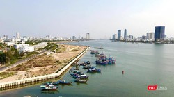 Dư luận Đà Nẵng đang quan ngại về tác động của dự án Marina Complex đối với dòng chảy và khả năng thoát lũ của sông Hàn khi phần dự án lấn bờ sông, làm hẹp dòng chảy