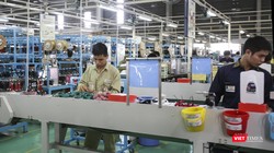 Công nhân ngành cơ khí với tỷ lệ có việc làm sau ra trường cao đang làm việc tại phân xưởng lắp ráp ô tô